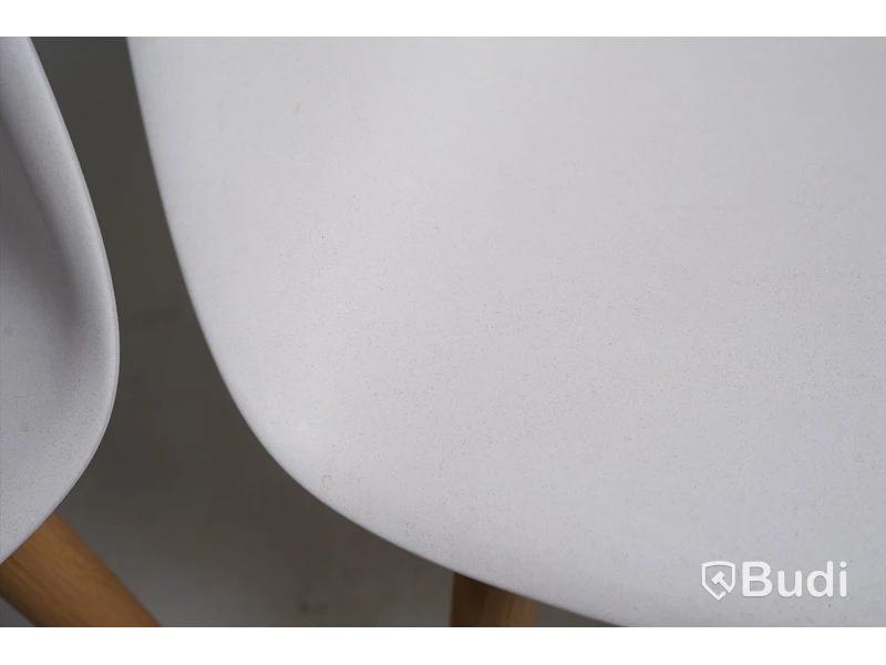 2 st. Designstol - Muuto, Fiber Armchair, natural white återvunnen plast och ek. Defekta, spruckna i ryggen.