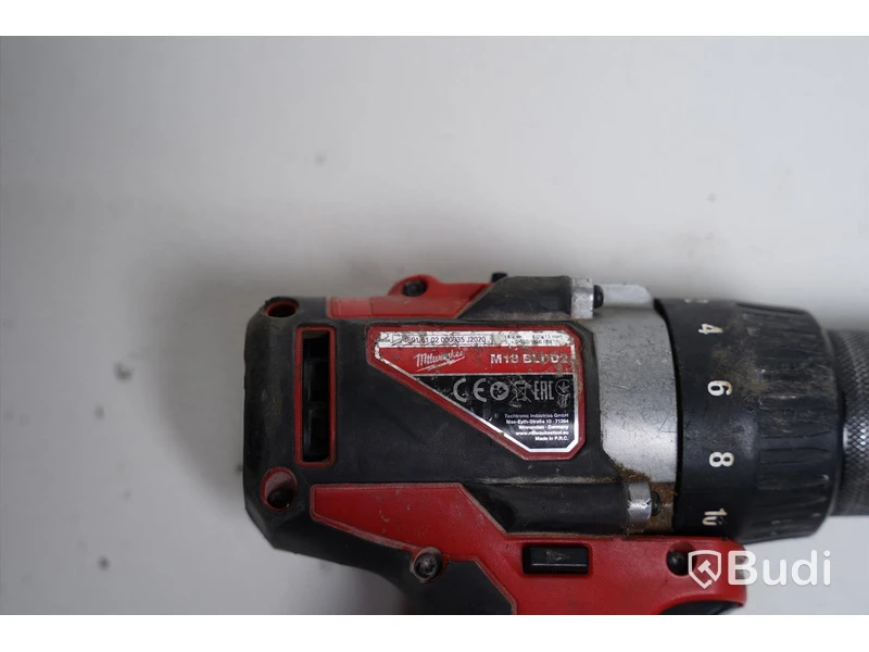 Skruvdragare Milwaukee M18 BLDD2 inkl. tillbehör.