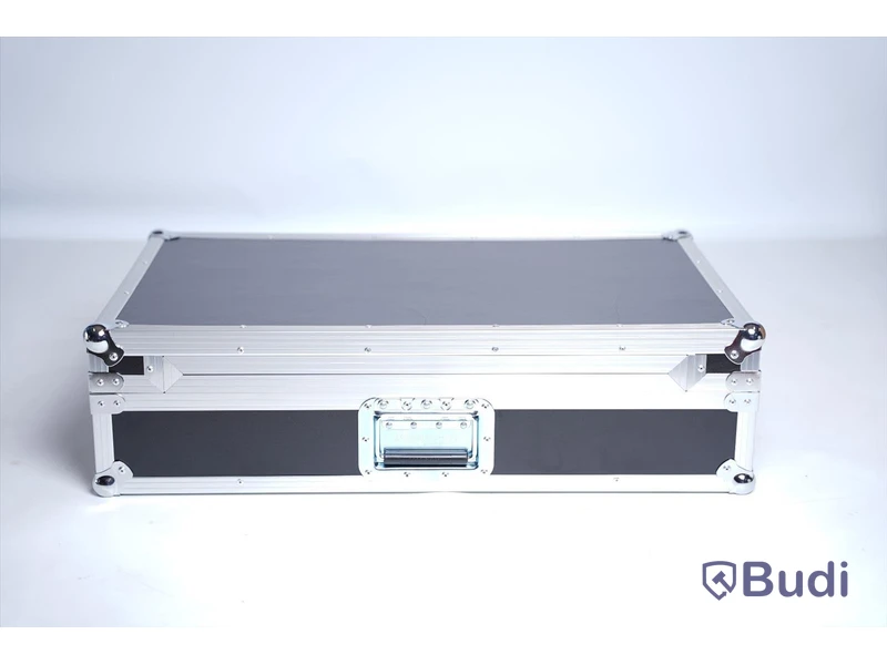 Hardcase, Prodjuser