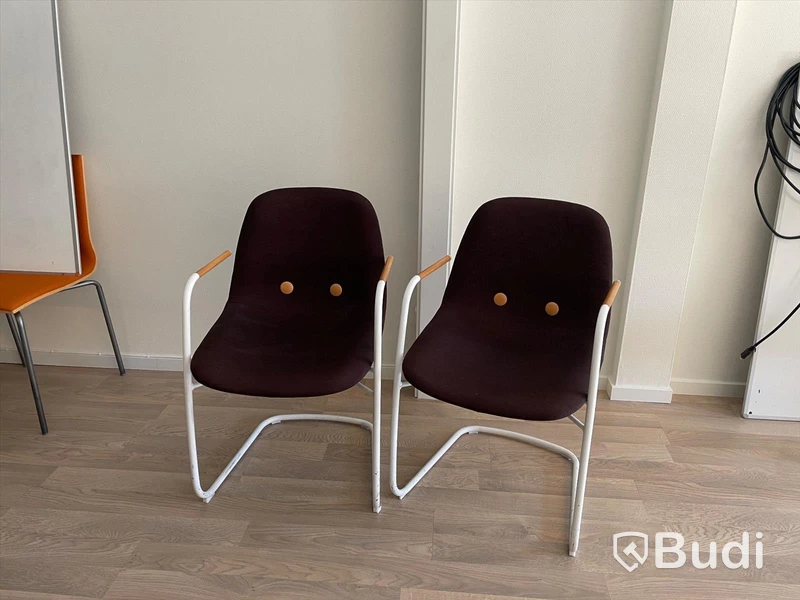 2 st stolar - EJ2 Eye Chair Erik Jörgensen Möbelfabrik
