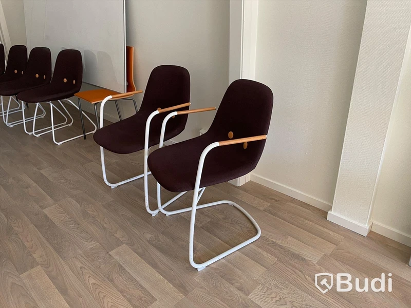 2 st stolar - EJ2 Eye Chair Erik Jörgensen Möbelfabrik