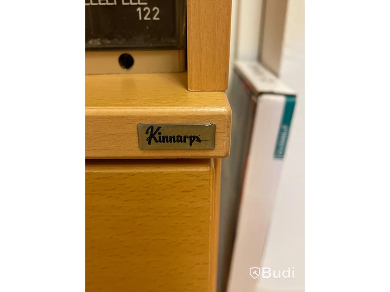 2 st Jalusiskåp Kinnarp