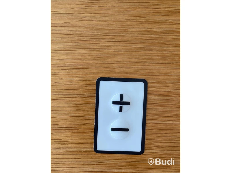 Elektriskt höj och sänkbart skrivbord Martela