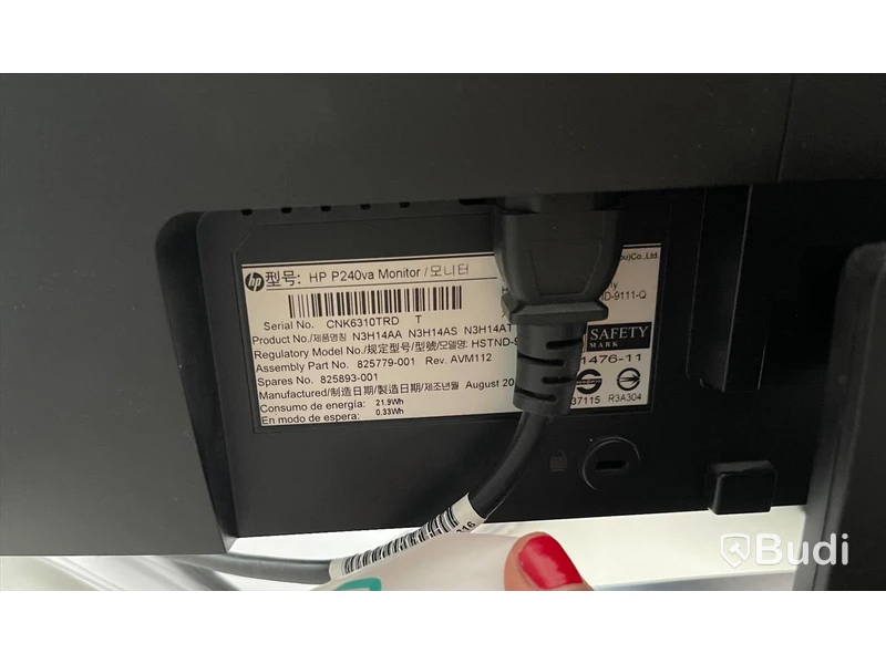 2 st Datorskärmar samt tangentbord HP PRO Display P240va och Z24n