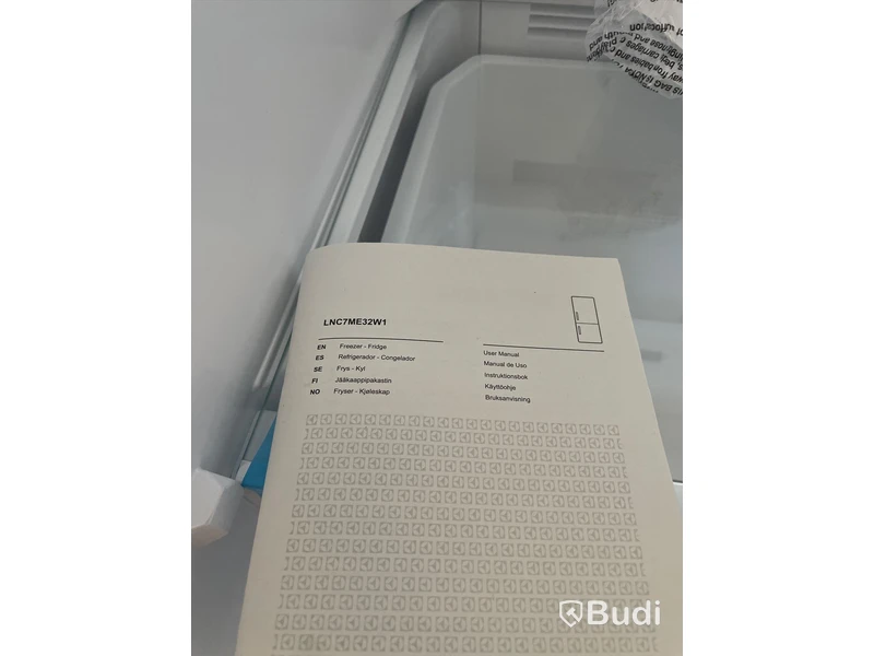 Kylskåp Electrolux LNC7ME32W1  Oanvänd.