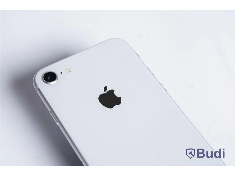 iPhone 8 - 64 GB, 83 procent batterihälsa.