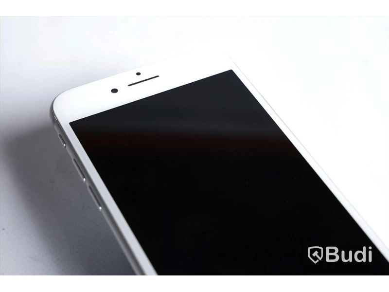 iPhone 8 - 64 GB, 88 procent batterihälsa, liten skärm spricka samt smått repig.
