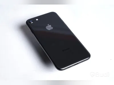 iPhone 8 - 64 GB, 90 procent batterihälsa.