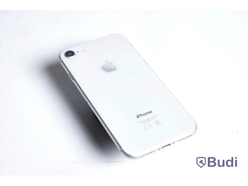 iPhone 8 - 64 GB, 81 procent batterihälsa.