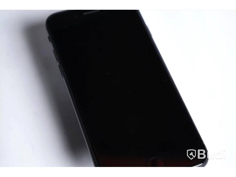 iPhone 8 - 64 GB, 88 procent batterihälsa, små repor på framsida skärm.