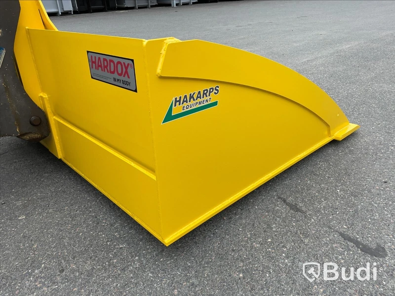 Planeringsskopa full Hardox 3.000 mm, målad i hedrande Ukraina färg - Bidrag från HAKARPS EQUIPMENT - Välgörenhetsauktion