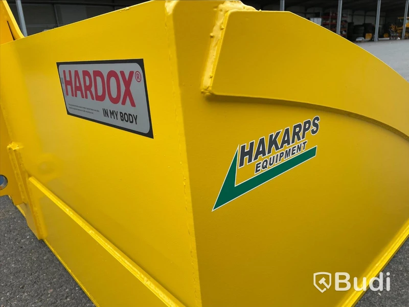 Planeringsskopa full Hardox 3.000 mm, målad i hedrande Ukraina färg - Bidrag från HAKARPS EQUIPMENT - Välgörenhetsauktion