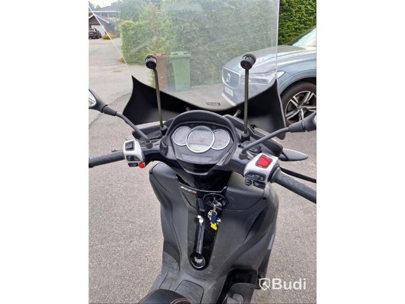 Scooter - Piaggio MP3 LT CVT 300 2017 B-kort