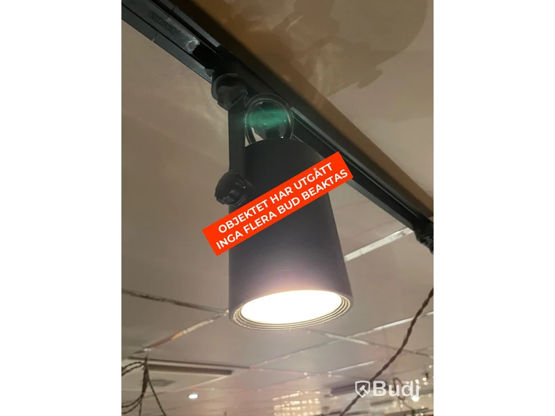 32 st svarta Spot Lights