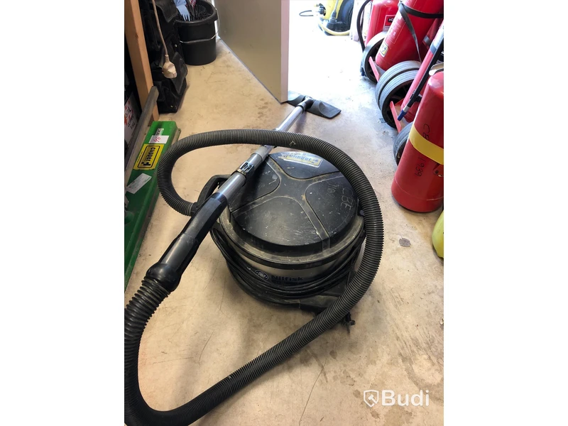 Dammsugare Nilfisk GD 930