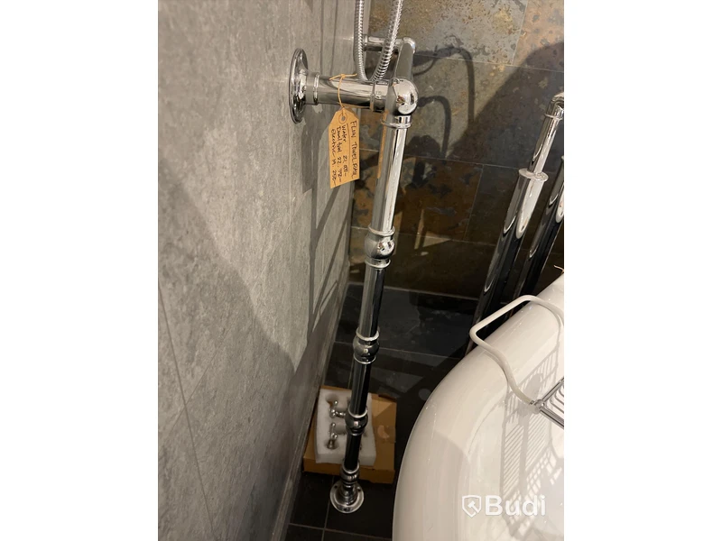 Handdukstork Flow Towel rail Nypris: 21000  SEK