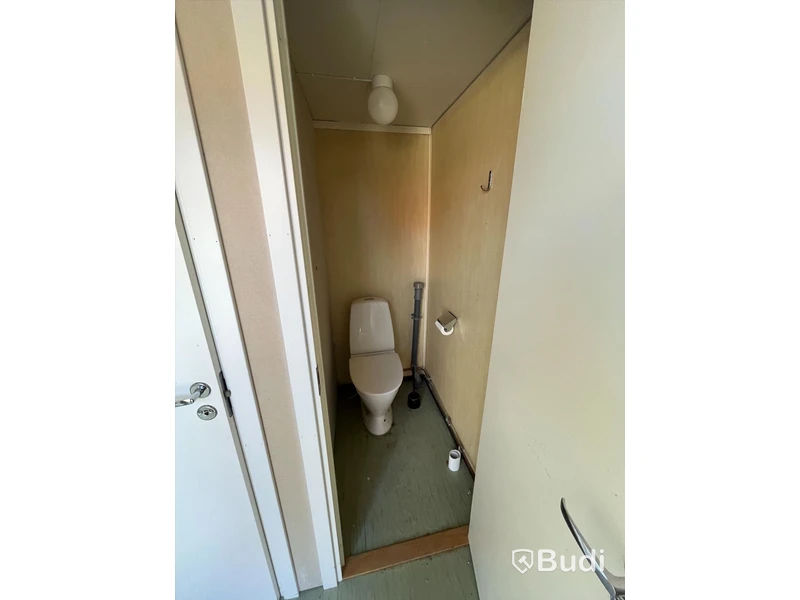 WC-bod, toalettbod med 2st toaletter och handfat.