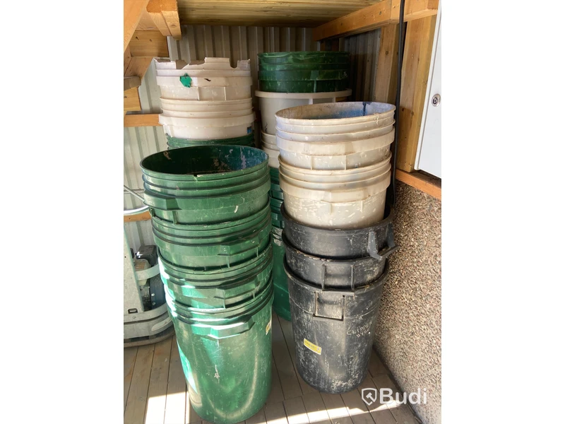 Plast tunnor ca 15st