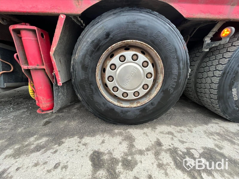 Lastbil Scania R124 8x2 Kranflak | Bodbil Hiab 700 E-6 med Jibb