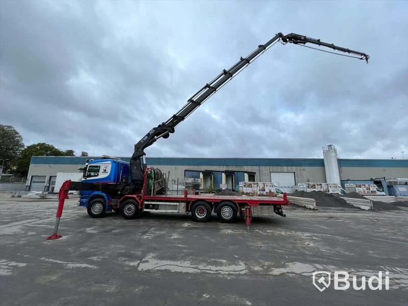 Lastbil Scania R124 8x2 Kranflak | Bodbil Hiab 700 E-6 med Jibb