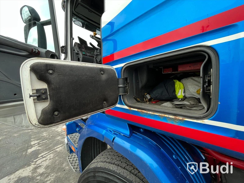 Lastbil Scania R124 8x2 Kranflak | Bodbil Hiab 700 E-6 med Jibb