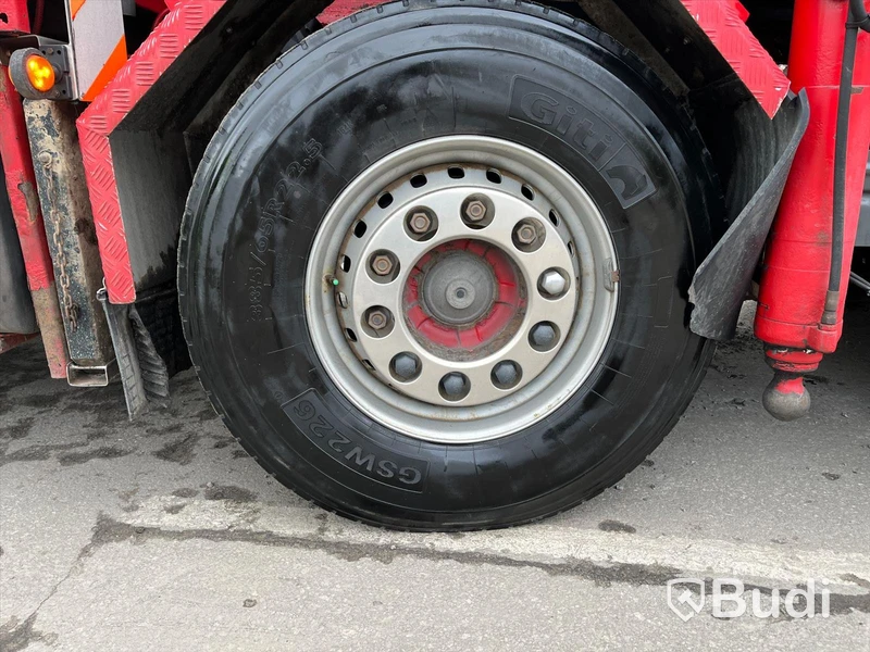 Lastbil Scania R124 8x2 Kranflak | Bodbil Hiab 700 E-6 med Jibb