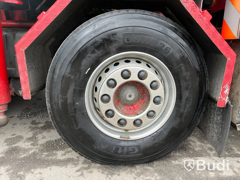 Lastbil Scania R124 8x2 Kranflak | Bodbil Hiab 700 E-6 med Jibb