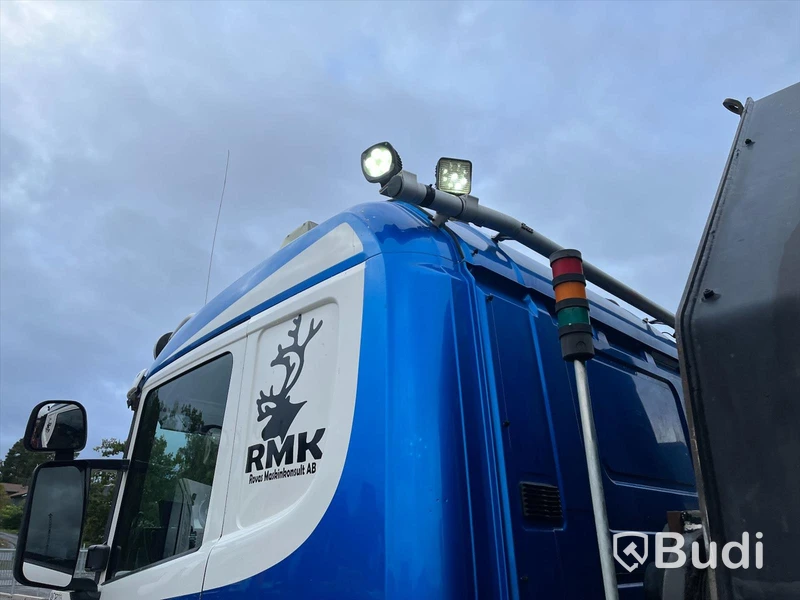 Lastbil Scania R124 8x2 Kranflak | Bodbil Hiab 700 E-6 med Jibb