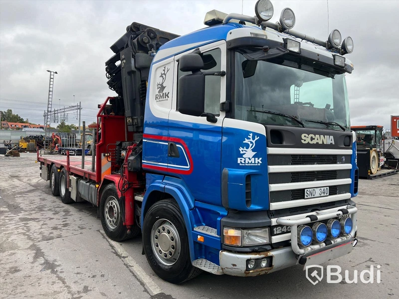 Lastbil Scania R124 8x2 Kranflak | Bodbil Hiab 700 E-6 med Jibb