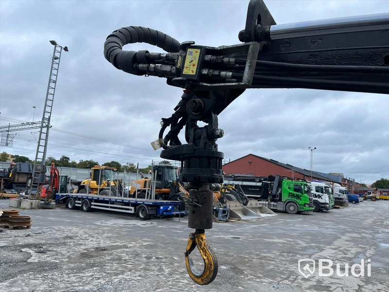 Lastbil Scania R124 8x2 Kranflak | Bodbil Hiab 700 E-6 med Jibb