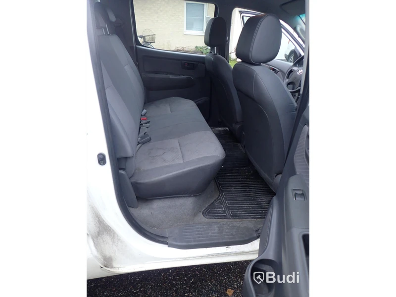 Toyota Hilux PickUp med kåpa | 4x4 | 2012
