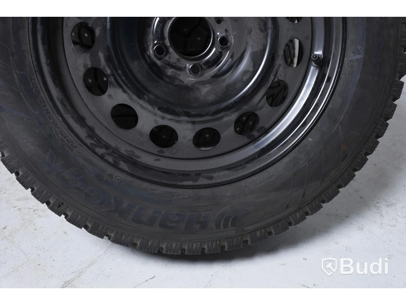 Vinterhjul HANKOOK Winter I Pike 215/65 R17 98T på stål fälg - Passar bl.a till Peugeot 5008 - Okörda däck.