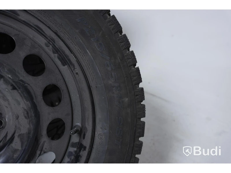 Vinterhjul HANKOOK Winter I Pike 215/65 R17 98T på stål fälg - Passar bl.a till Peugeot 5008 - Okörda däck.