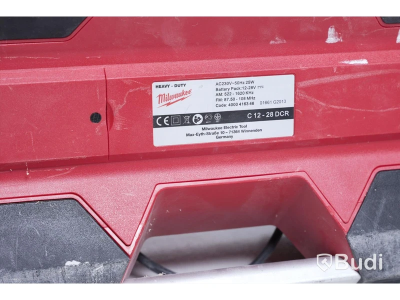 Byggradio MILWAUKEE M18 JSR-0A med batteri och laddare.