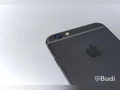 iPhone 6s, 32 GB utan tillbehör, 97 procent batterihälsa.