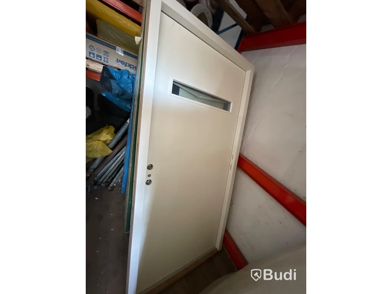 Dörr med karm - 100x210 cm