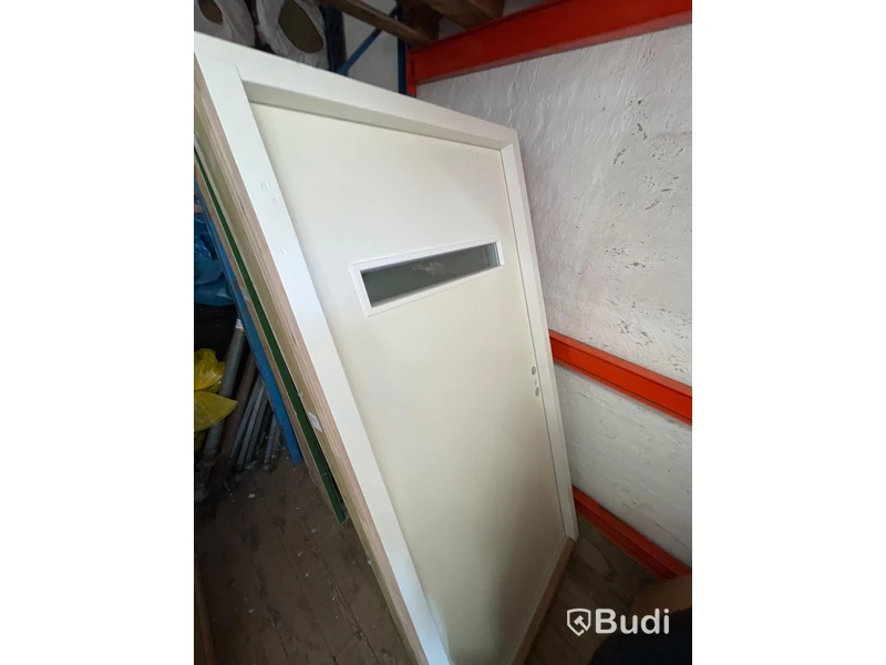 Dörr med karm - 100 x 210 cm