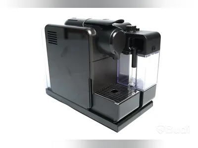 NESPRESSO De Longhi Lattissima touch. Obs! Saknar en del, se sista bilden.
