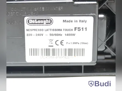 NESPRESSO De Longhi Lattissima touch. Obs! Saknar en del, se sista bilden.