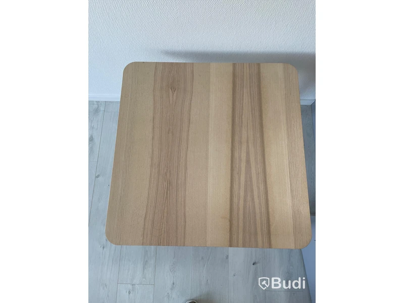 Litet träbord