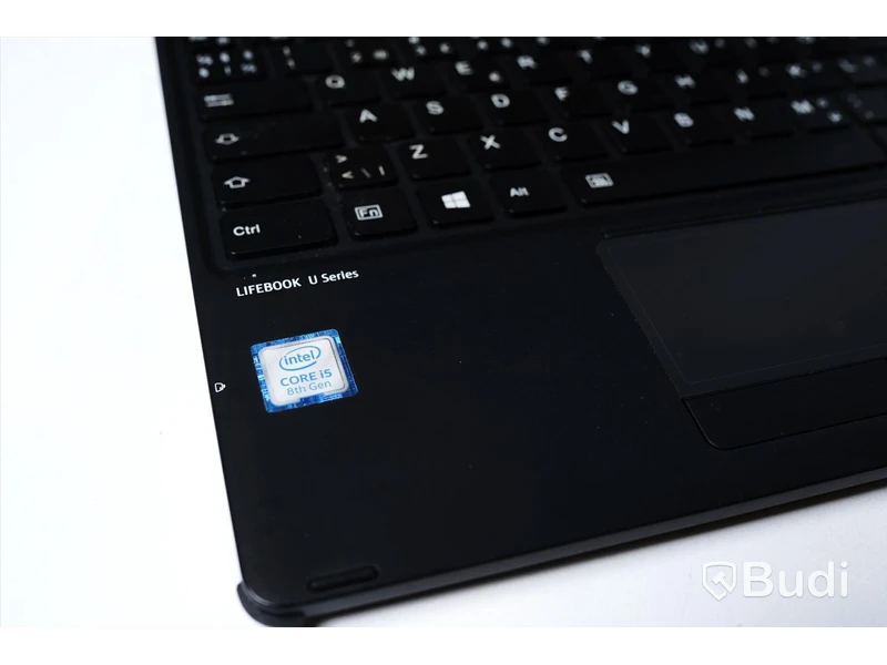 Bärbar dator - Fujitsu Lifebook U939X, Intel Core i5, RAM 16GB och ​​hårddisk 500GB inkl Fujitsu laddare och väska. OBS datorn har en skärmskada.