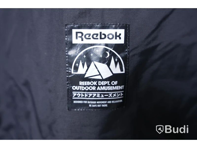 Jacka - Reebok Classic Camping (Storlek M). Nypris 979kr