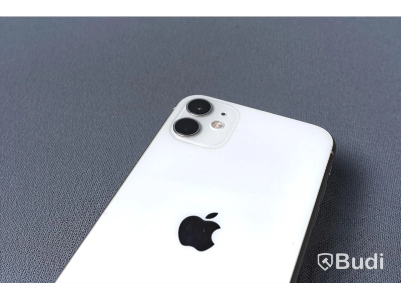 iPhone 11 - 64 GB, 85 procent batterihälsa, Apple med skal.