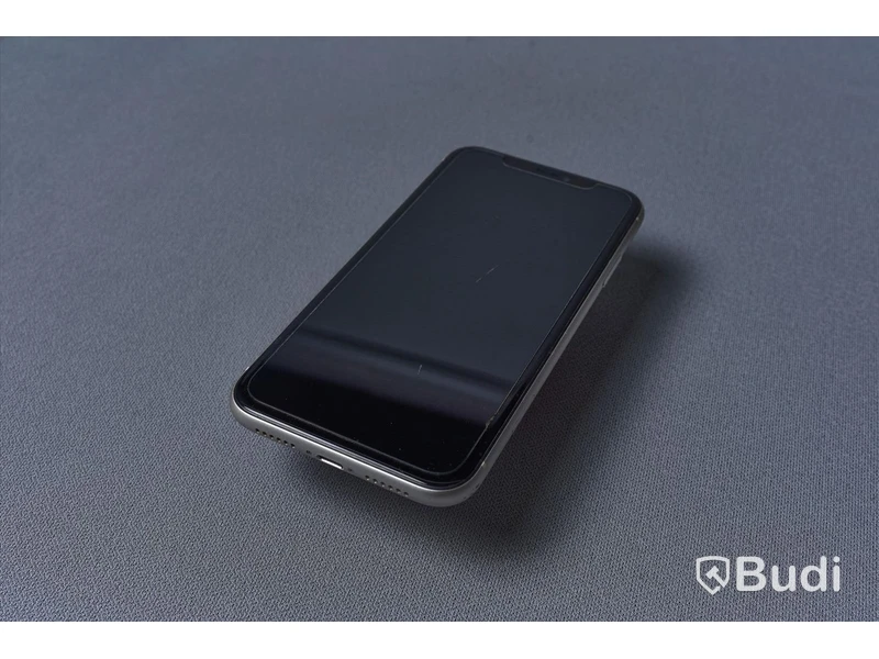 iPhone 11 - 64 GB, 85 procent batterihälsa, Apple med skal.