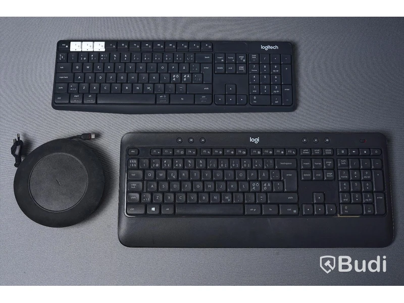 Datortillbehör - 2st Logitech tangentbord och 1 st UNISYNK AC adapter/laddare.