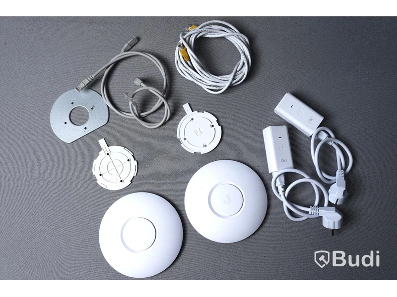 2st Trådlösa åtkomstpunkter - Ubiquiti UniFi AC-LITE med nätverkskabel, strömförsörjning mm.