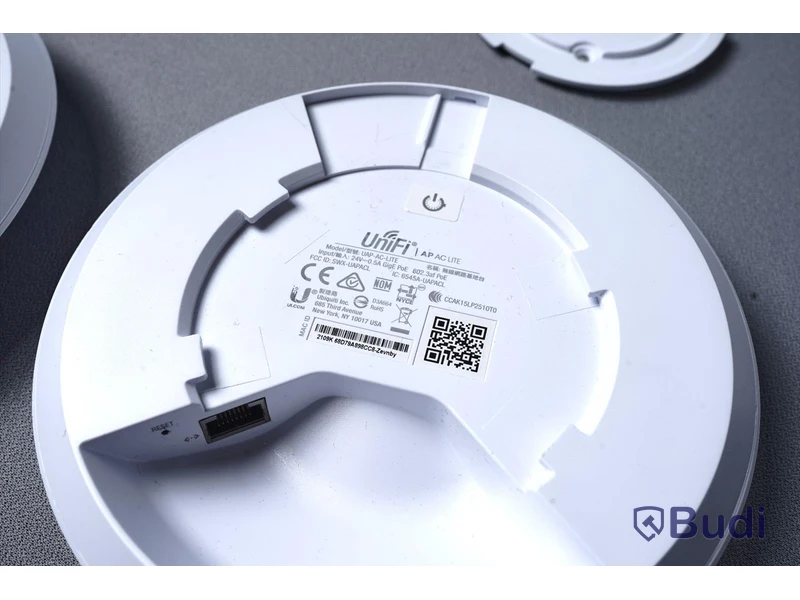 2st Trådlösa åtkomstpunkter - Ubiquiti UniFi AC-LITE med nätverkskabel, strömförsörjning mm.