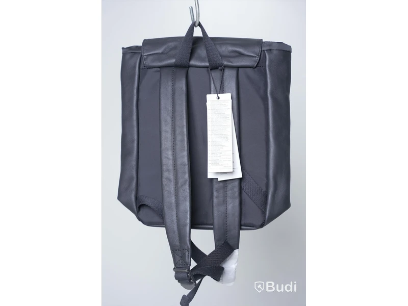 Ryggsäck - Eastpak Casyl Black Ink Leather. Nypris 1550kr