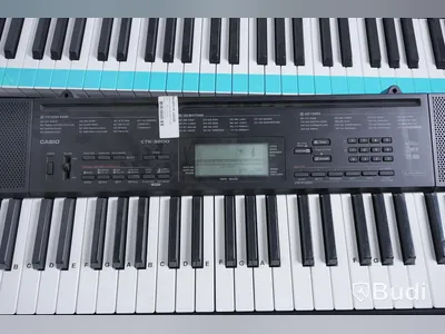 Elpianon 5st - Yamaha PRS E313, Casio CTK-3200, Roland E-16, Keystation 61 MK3, Roland U-20. (OBS reparationsobjekt!)