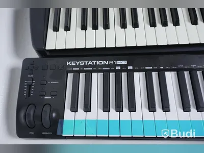 Elpianon 5st - Yamaha PRS E313, Casio CTK-3200, Roland E-16, Keystation 61 MK3, Roland U-20. (OBS reparationsobjekt!)